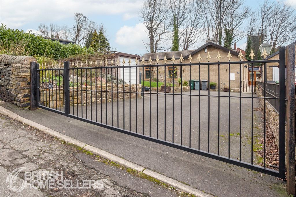 Property photo 2 of 29 Picture No. 16