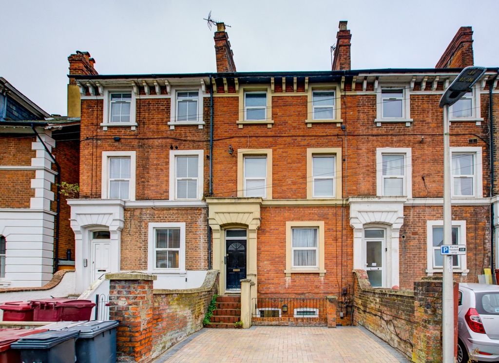 Property photo 2 of 25 Front