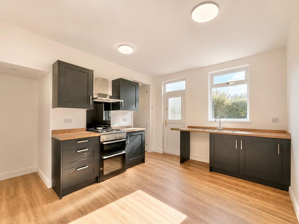 Property photo 3 of 10 8C255Dec-D7A9-4B7E-B22C-87701F6Ef4Da.Jpg