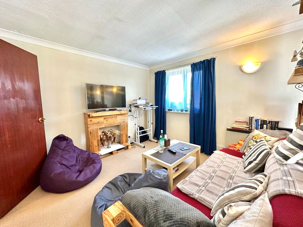 Property photo 3 of 8
