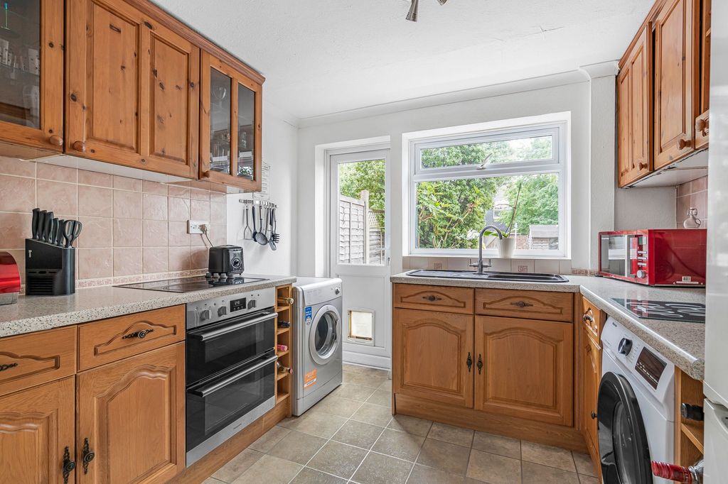 Property photo 3 of 18