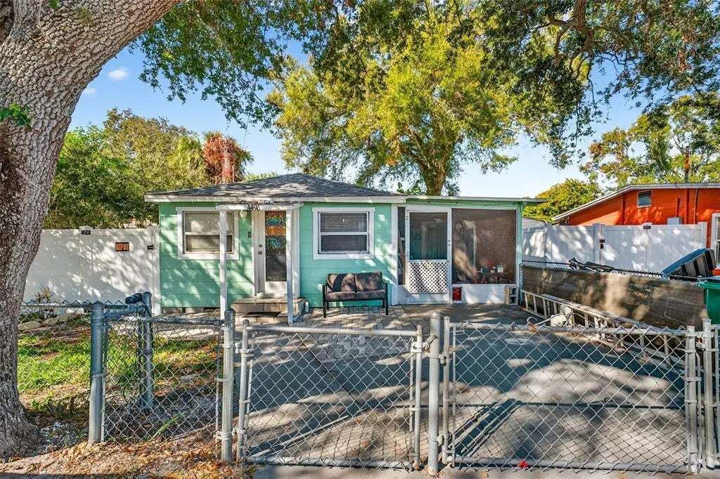 Property photo 1 of 20