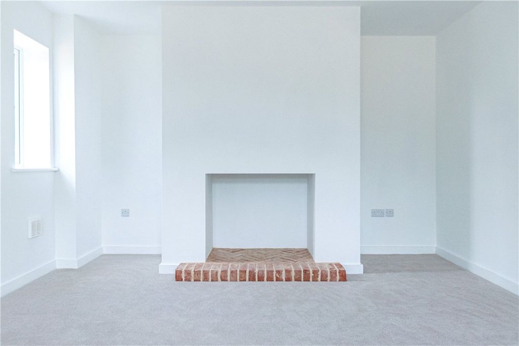 Property photo 3 of 6 Previous Show Home