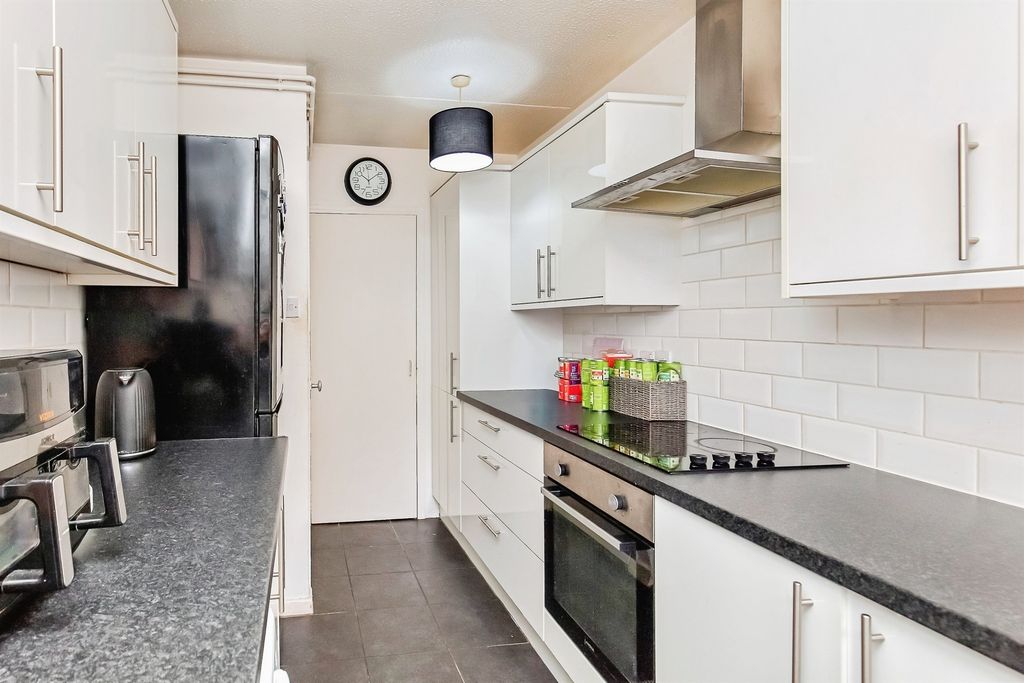 Property photo 3 of 16 Kitchen
