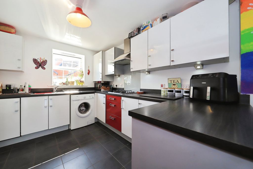 Property photo 3 of 17 Photo
