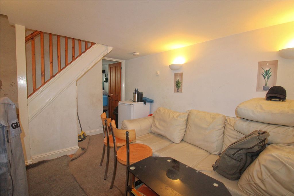Property photo 2 of 7 Picture No. 11