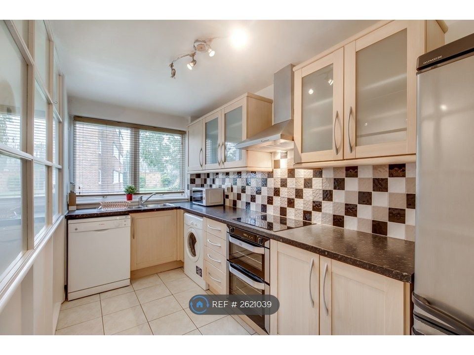 Property photo 2 of 11 Modern Kitchen And Appliances