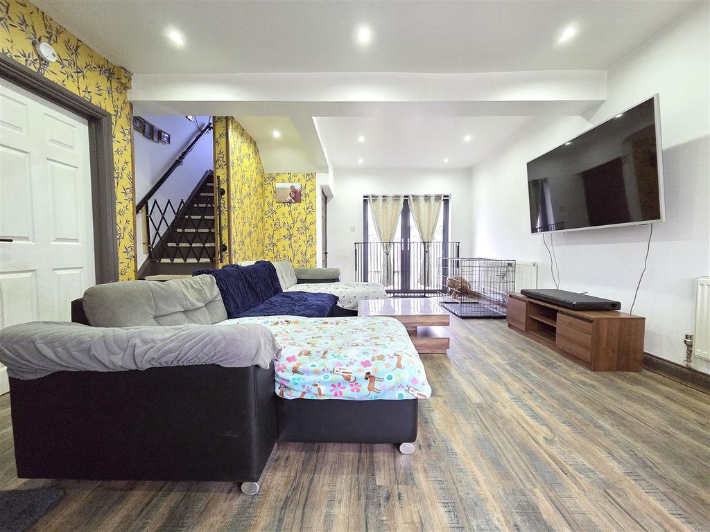 Property photo 2 of 15 Living Room