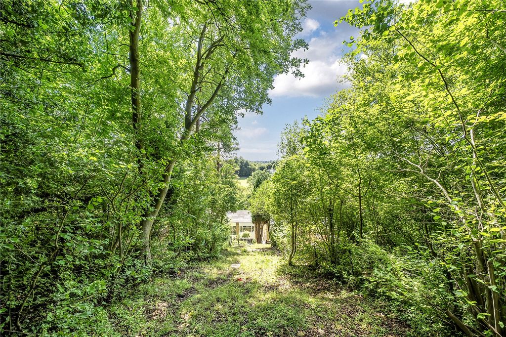 Property photo 3 of 15 Picture 3