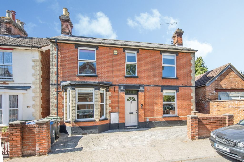 Property photo 1 of 33