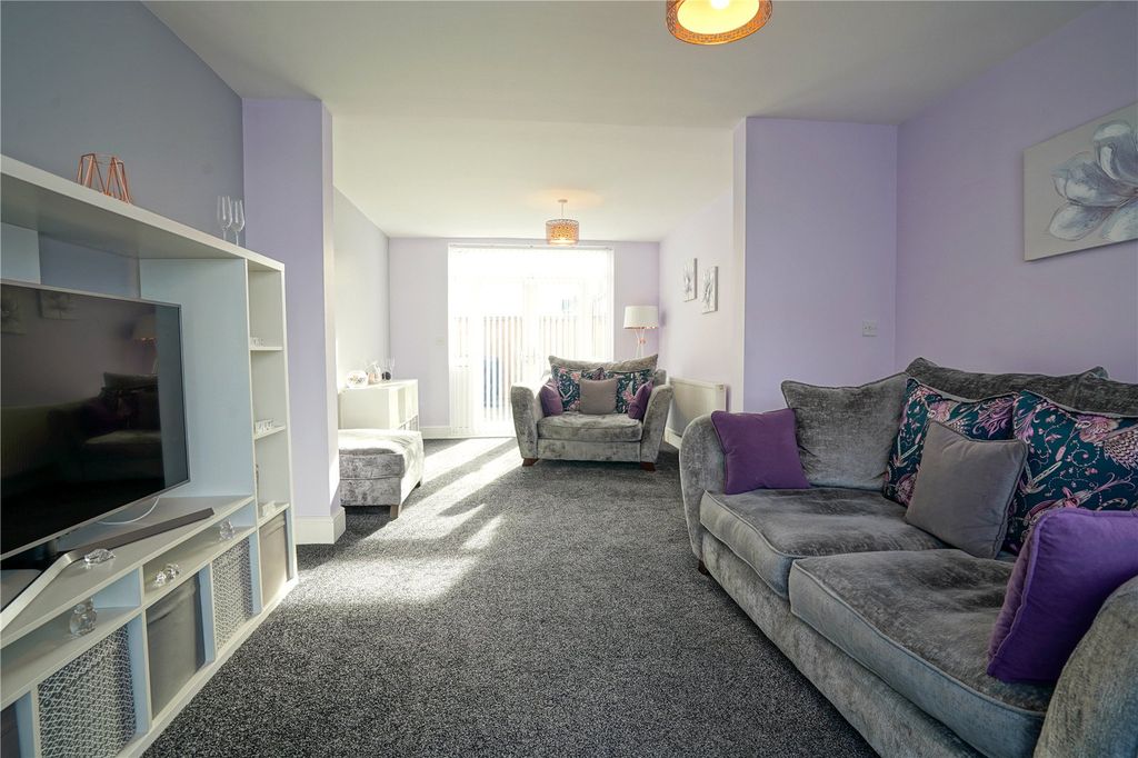 Property photo 3 of 22 Picture No. 09