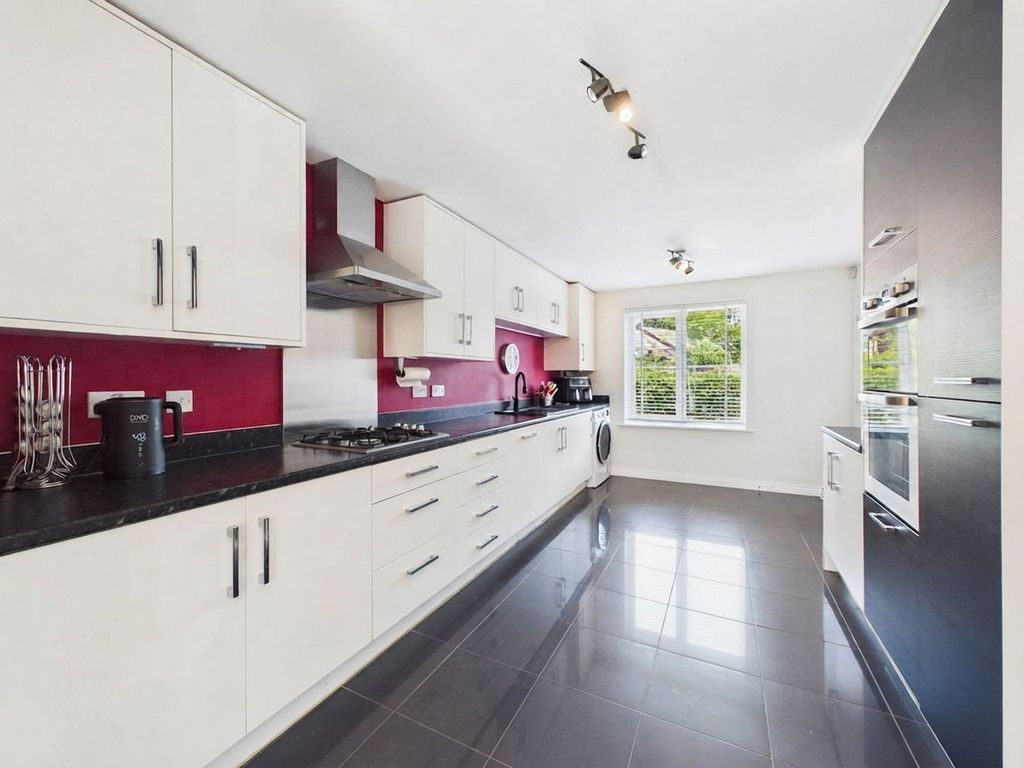 Property photo 3 of 22 Kitchen