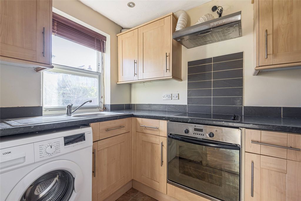 Property photo 3 of 5 Kitchen