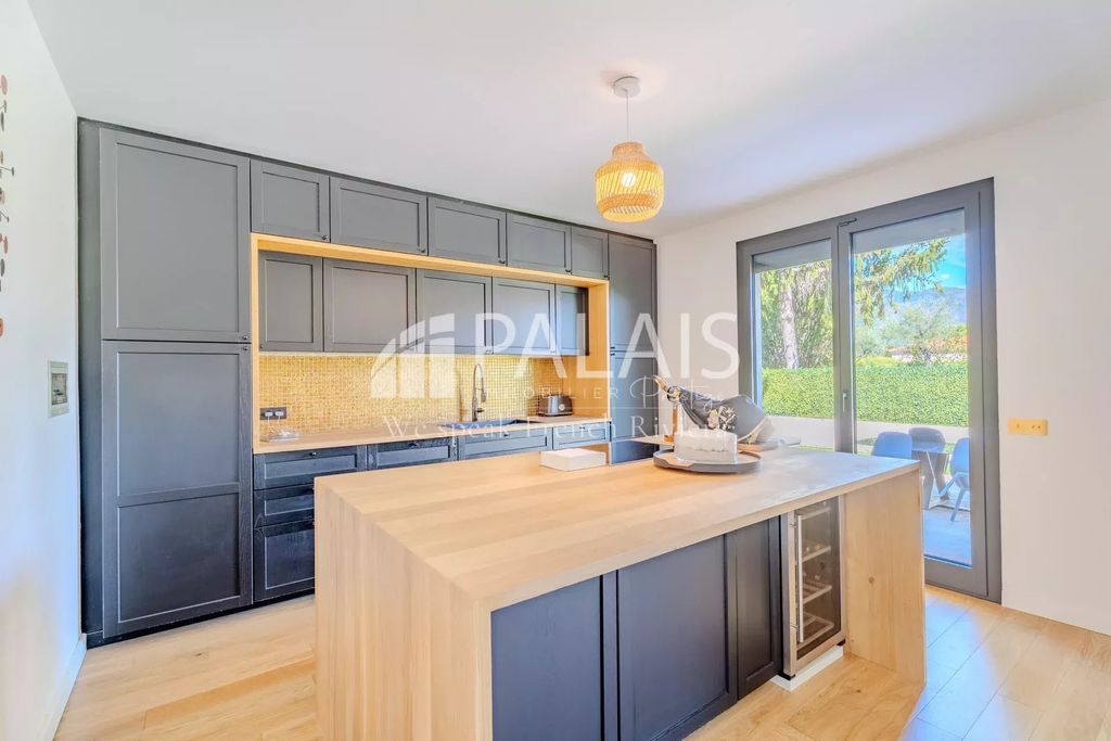 Property photo 3 of 40