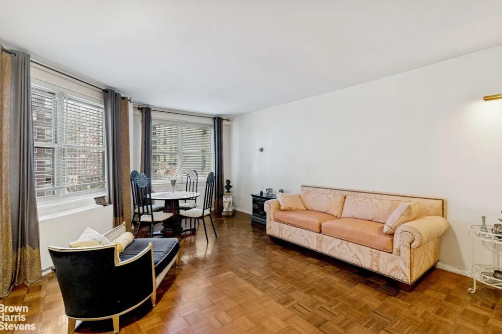 Property photo 2 of 12 <Alttext/>