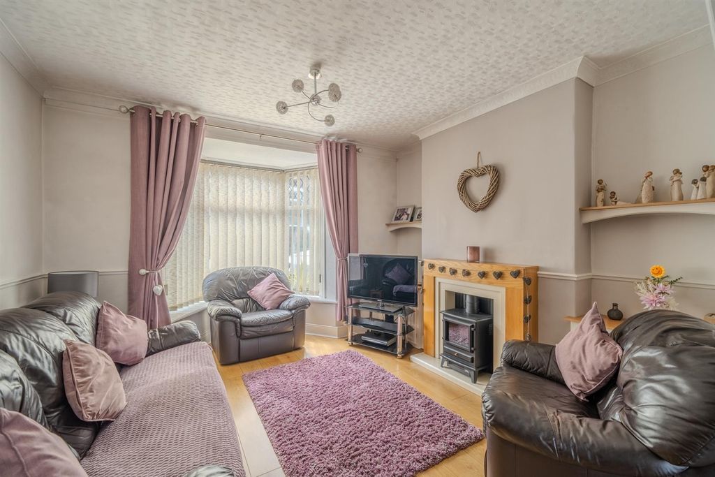 Property photo 3 of 34 33 Penywain Street-15.Jpg