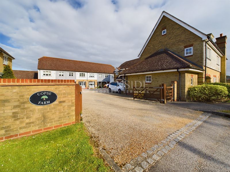 Property photo 3 of 8 Photo 4