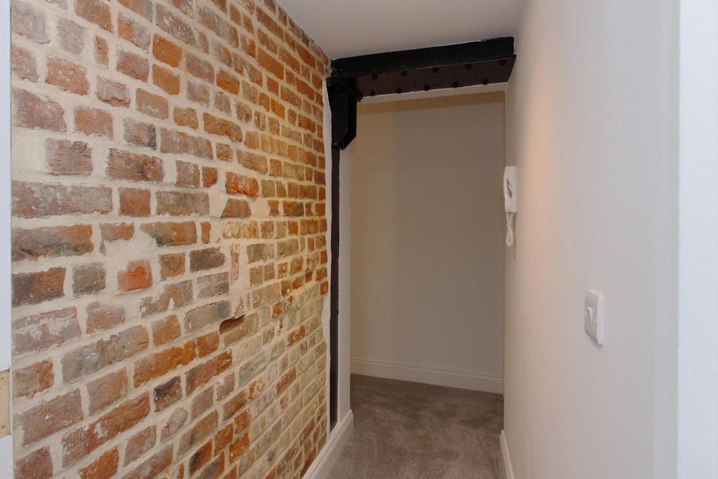 Property photo 3 of 7 Flat 2 New Canal Street Ph1.Jpg