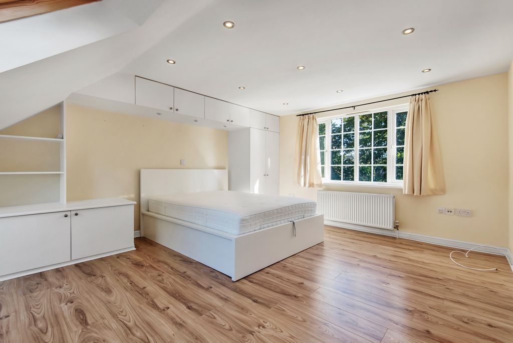 Property photo 3 of 8 365737 (5)
