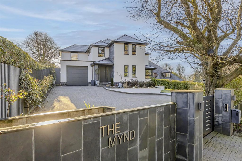 Property photo 1 of 64 Front Aspect