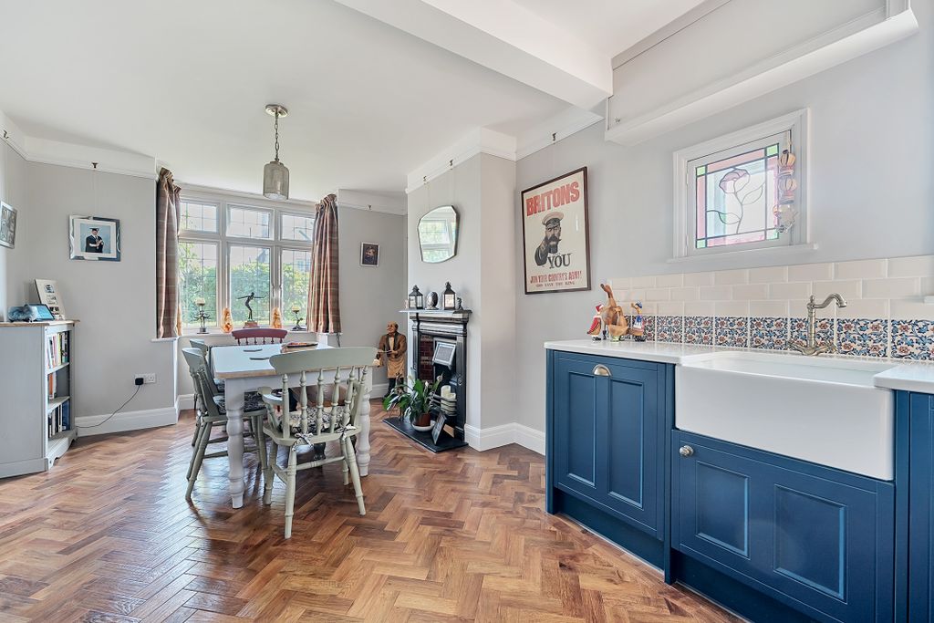 Property photo 3 of 12 3