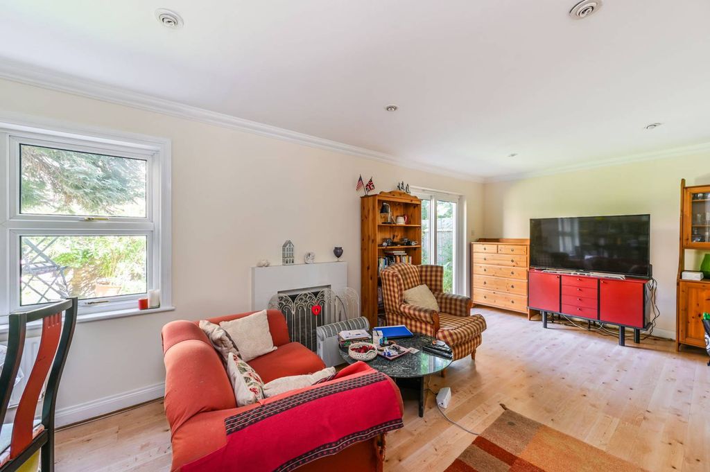 Property photo 3 of 16
