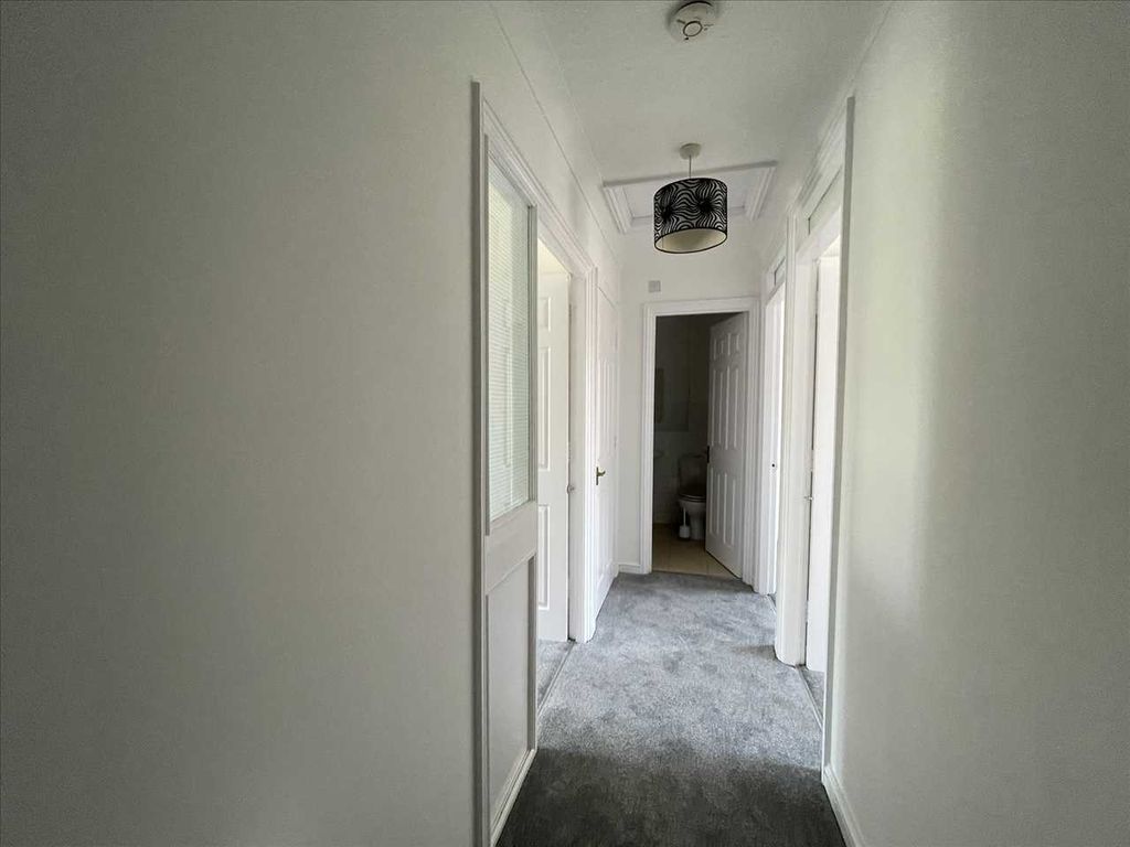 Property photo 2 of 8 Hallway