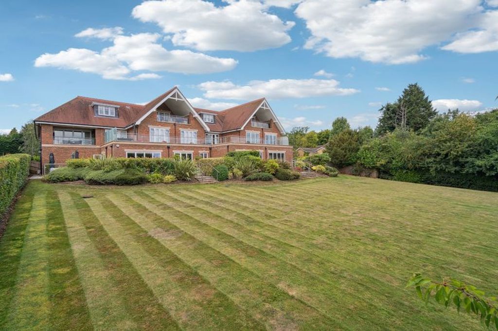 Property photo 1 of 13