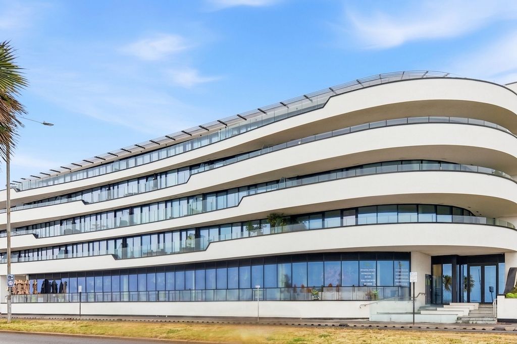 Property photo 1 of 18 Seafront Apartment