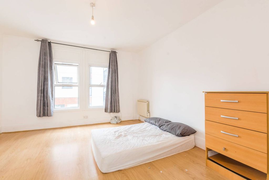 Property photo 2 of 5