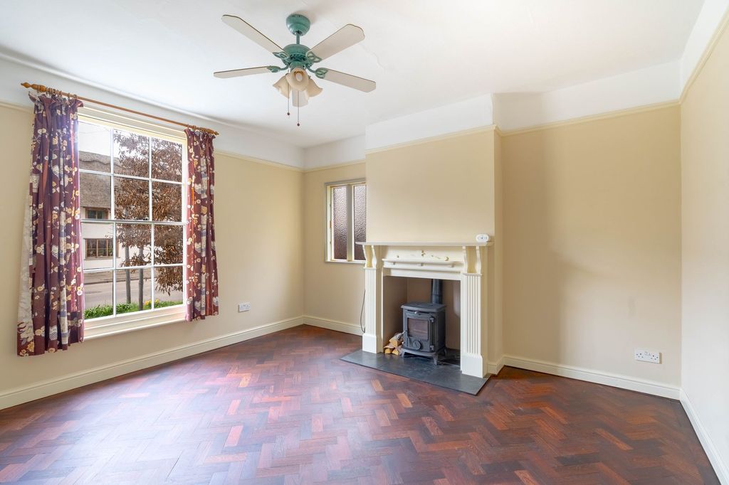 Property photo 3 of 18