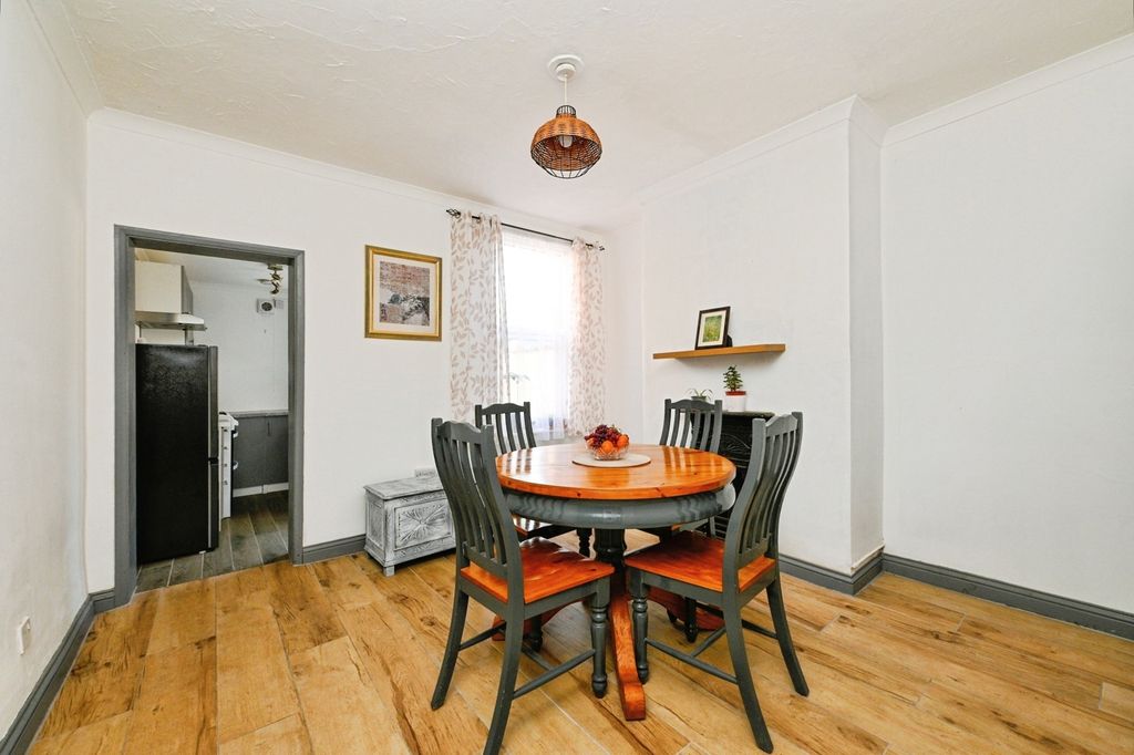 Property photo 2 of 15 Pbox-Img.Jpg