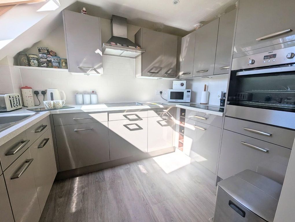Property photo 3 of 18 Kitchen.Jpg