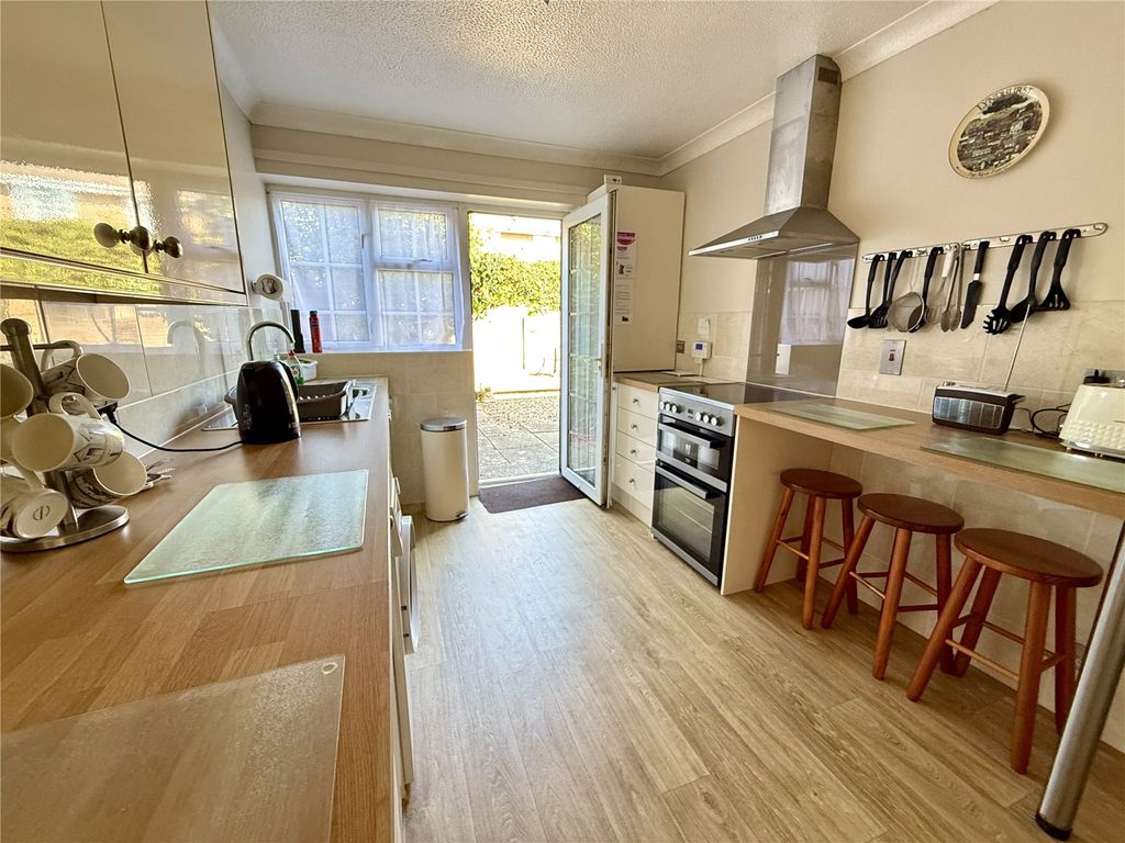 Property photo 2 of 12 Picture No. 23
