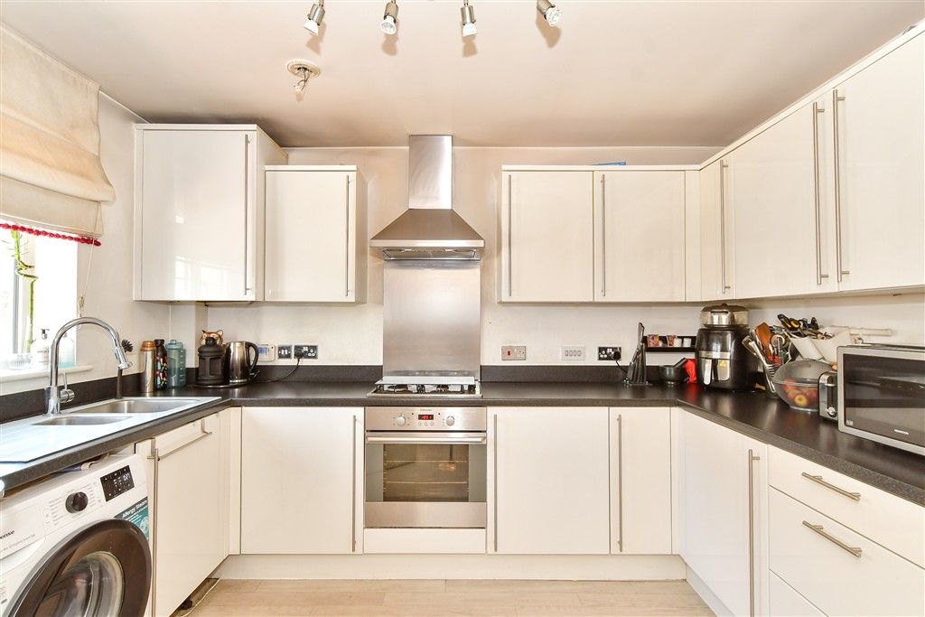 Property photo 2 of 14 Kitchen