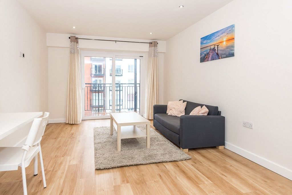 Property photo 2 of 17 Picture No. 11