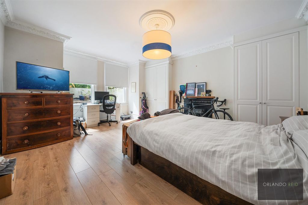 Property photo 3 of 10 15A Dulwich Road Se24 0Nt-1.Jpg