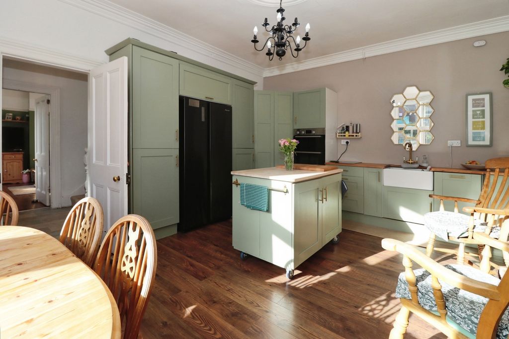 Property photo 2 of 20 Pbox-Img.Jpg