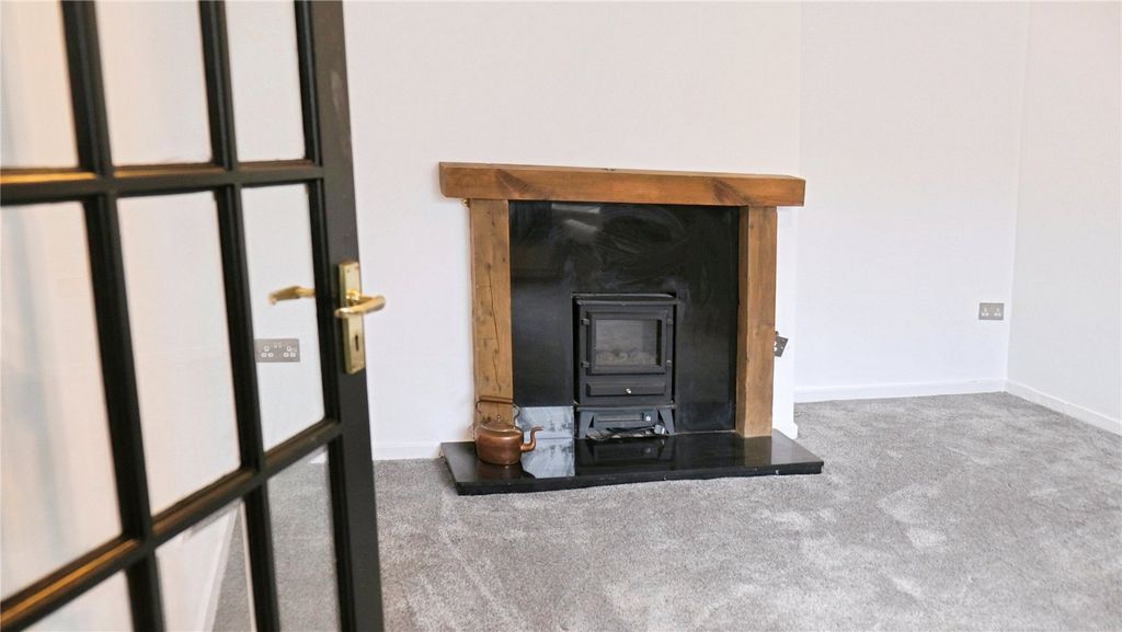 Property photo 2 of 25 Picture No. 03