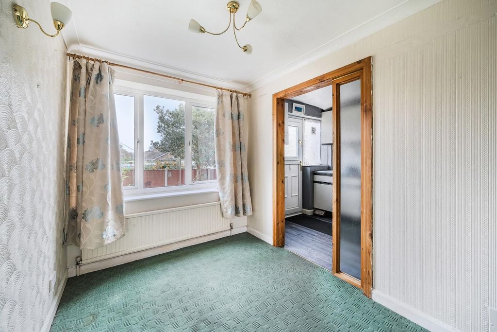 Property photo 3 of 12 Dining Area.Jpg