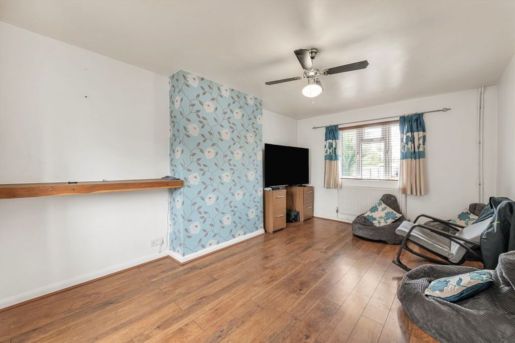 Property photo 2 of 7