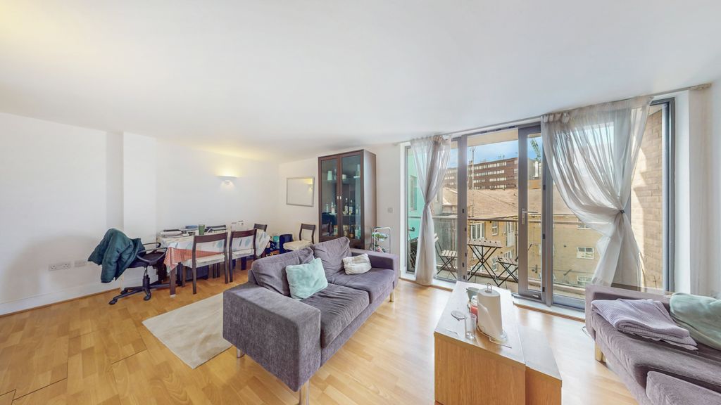 Property photo 2 of 20