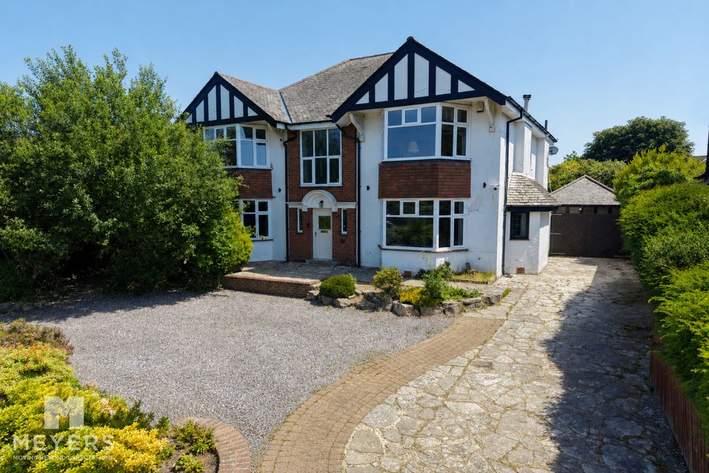 Property photo 1 of 39