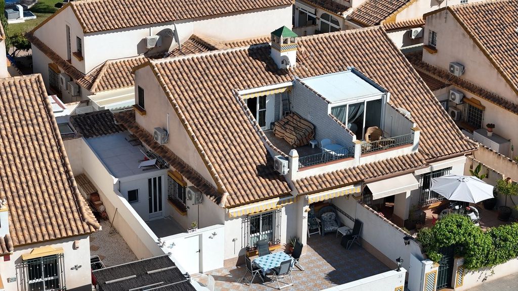 Property photo 1 of 25