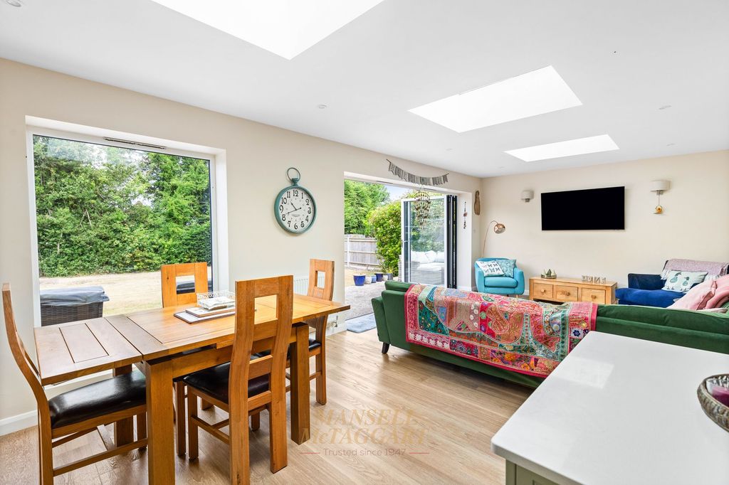 Property photo 1 of 31