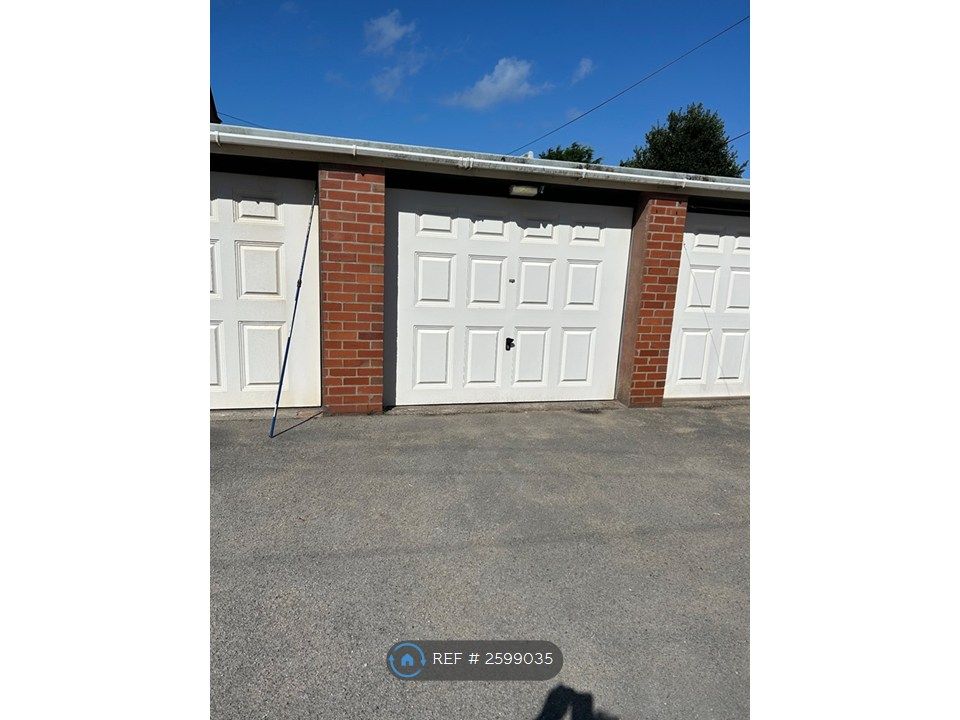 Property photo 2 of 28 Garage With Electric Supply