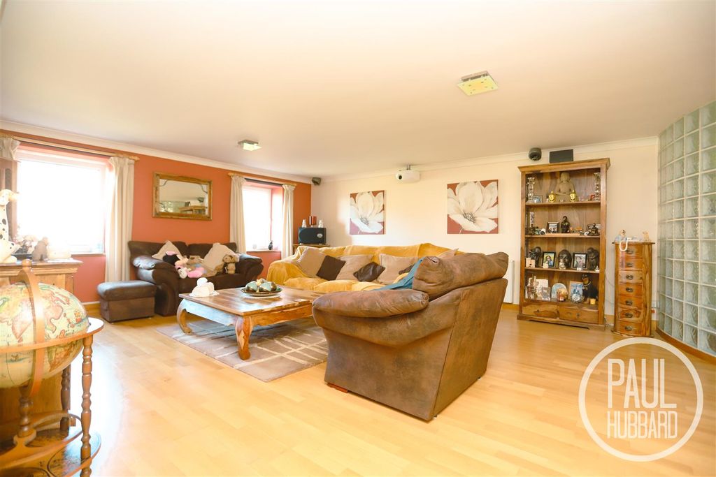 Property photo 3 of 18 Img_9801-2.Jpg