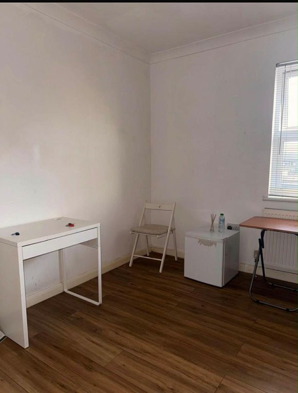 Property photo 3 of 7 Gallery