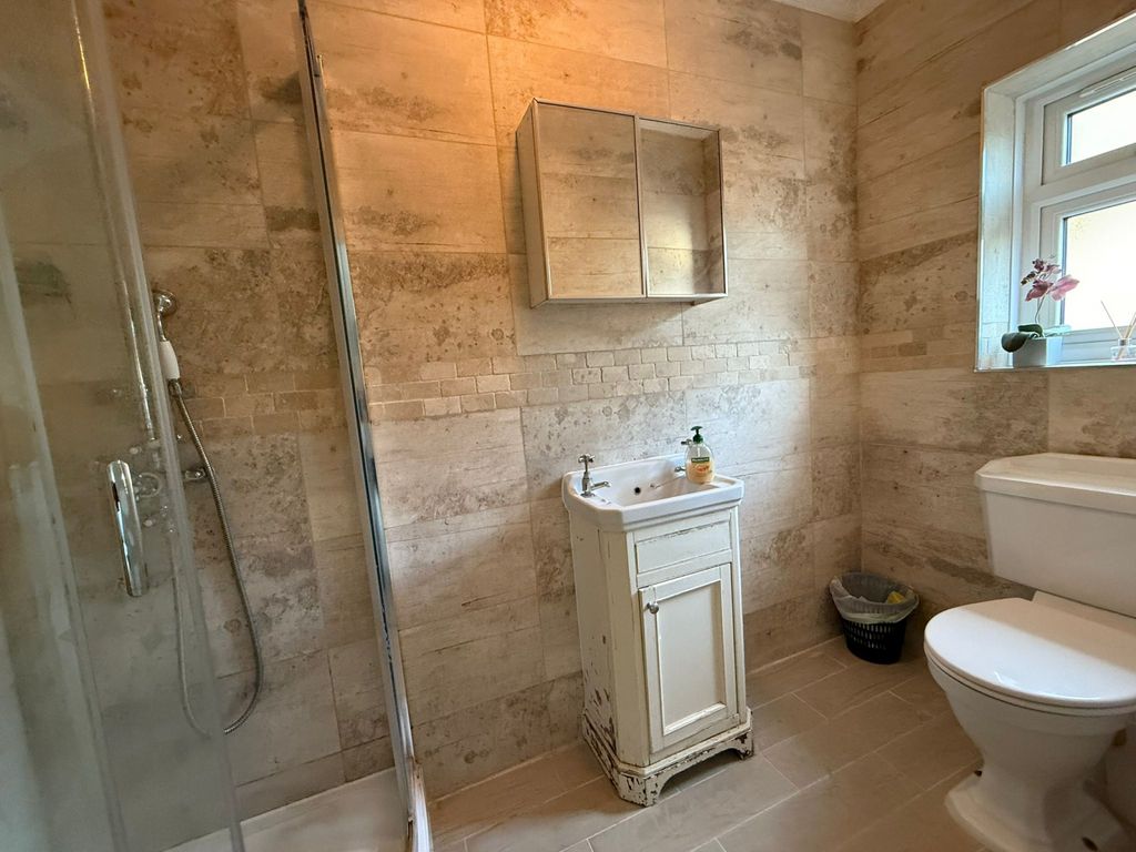 Property photo 2 of 5 Gallery
