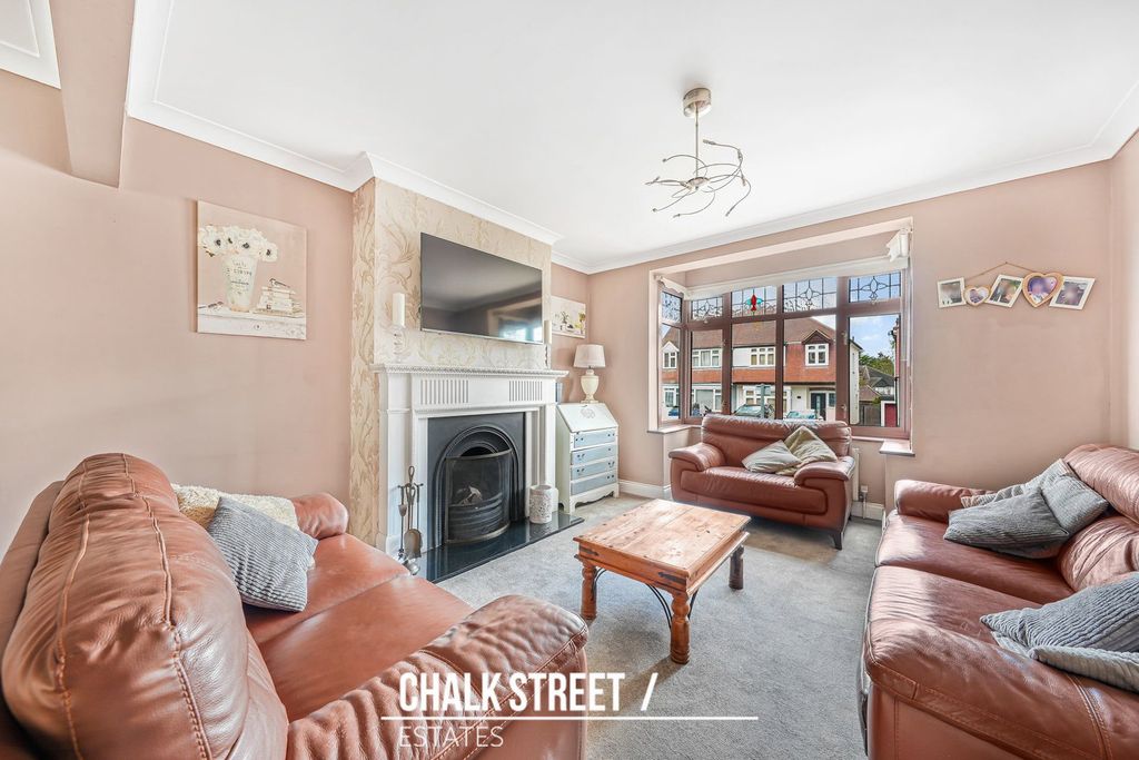 Property photo 3 of 37